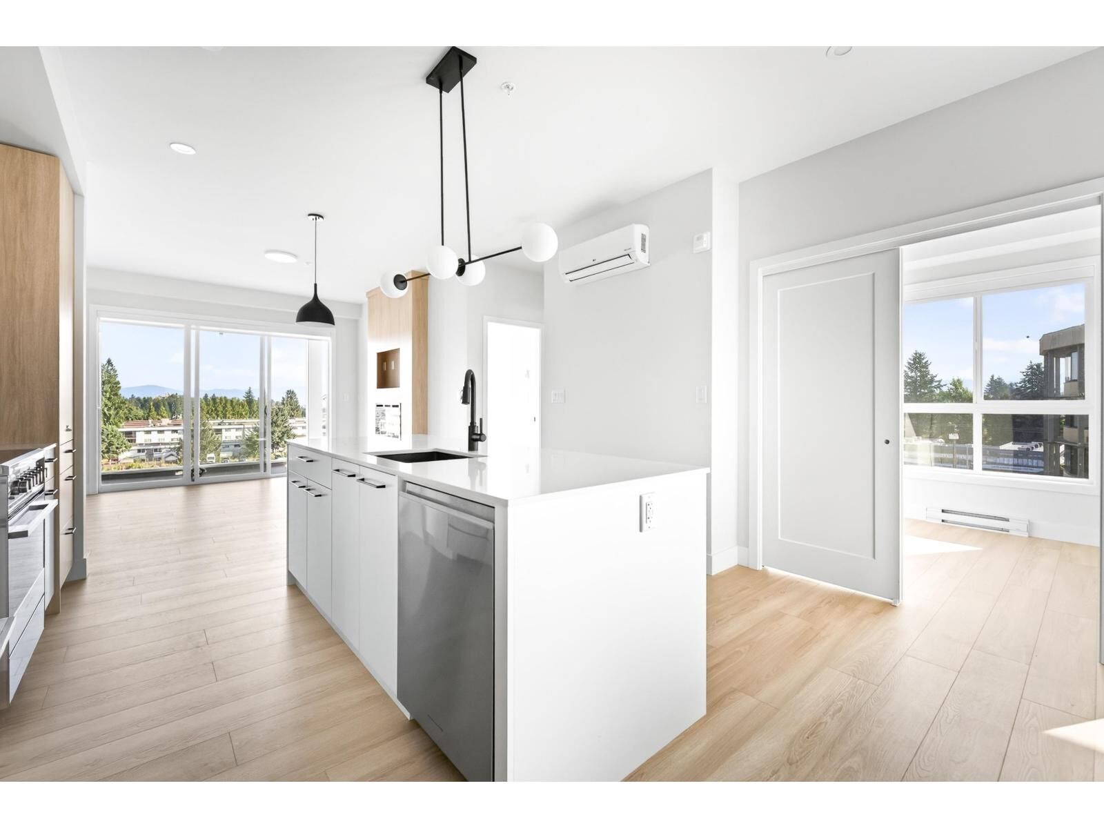 Property Photo:  33538 Cottage Lane 403  BC V2S 6B8 