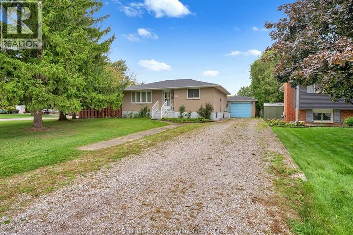 Property Photo:  524 Dora Drive  ON N8A 2K3 