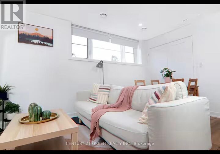 Property Photo: 4263 Fourth Avenue 815 ON L2E 0C2