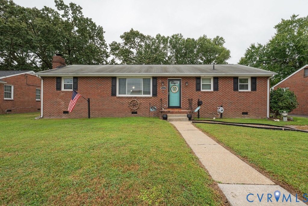 Property Photo: 623 Charles Avenue VA 23834