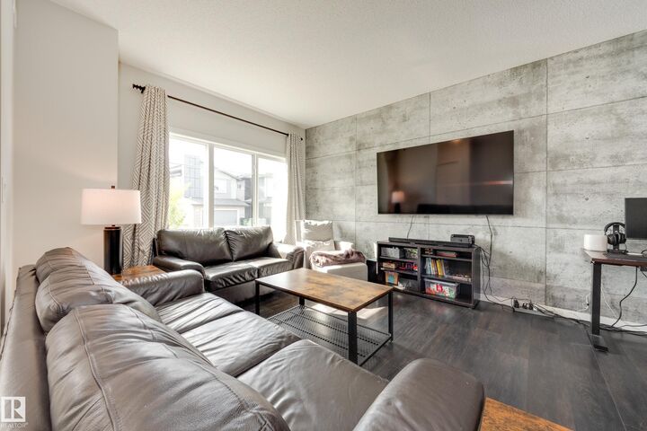 Property Photo:  2461 Kelly Circle Circle SW  AB T6W 4G2 