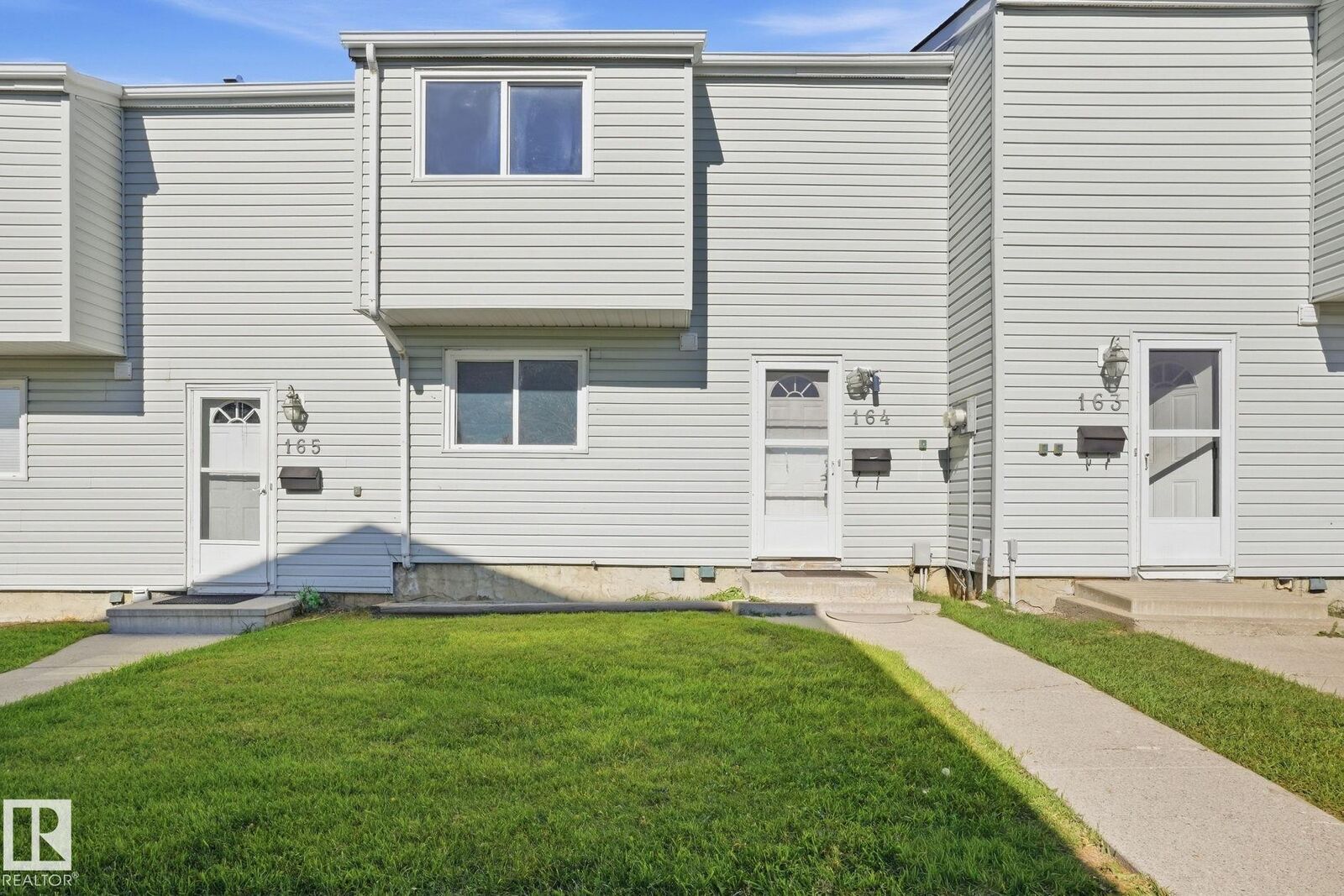 Property Photo:  164 Dickinsfield Court NW  AB T5E 5V8 