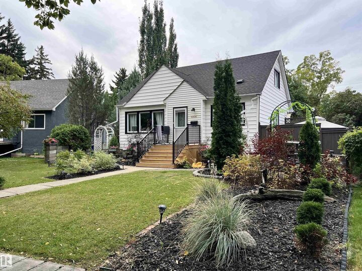 Property Photo:  11908 131 Street NW  AB T5L 1M4 