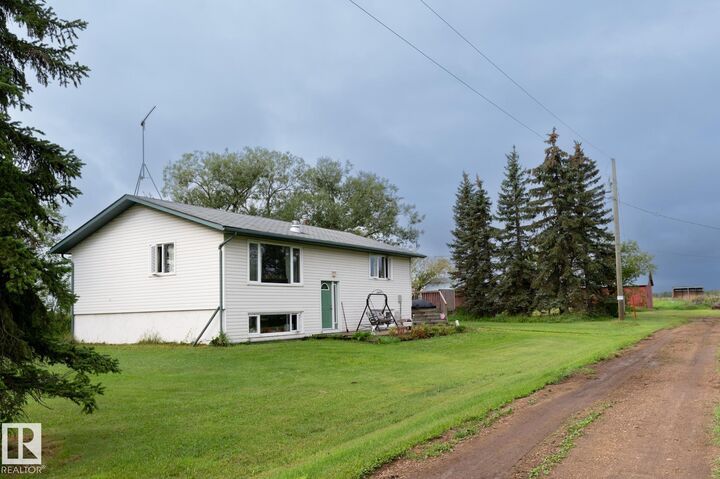 Property Photo:  57514 Rge Rd  223  AB T0A 2W0 