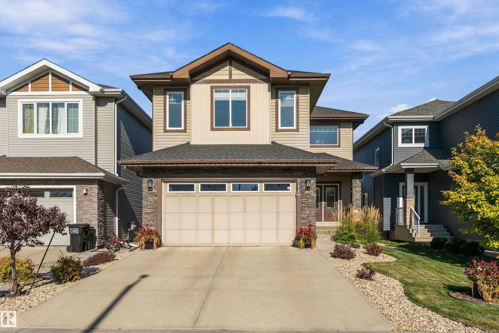 Property Photo:  3620 Claxton Place SW  AB T6W 2K8 