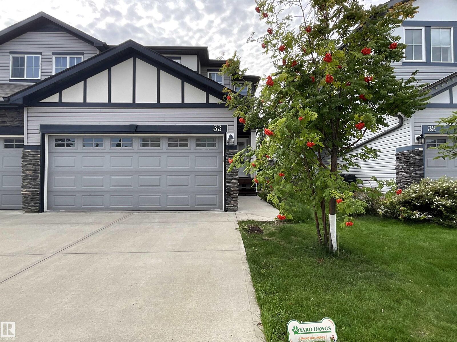 Property Photo:  9350 211 Street NW 33  AB T5T 4T8 