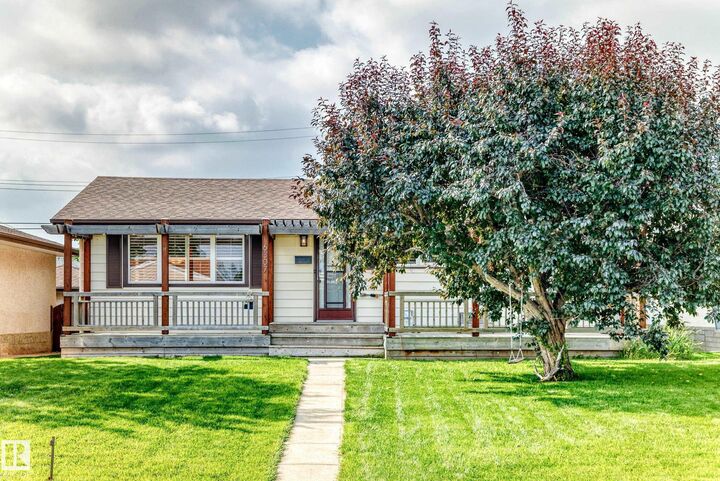 Property Photo:  6307 92A Avenue NW  AB T6B 0T5 
