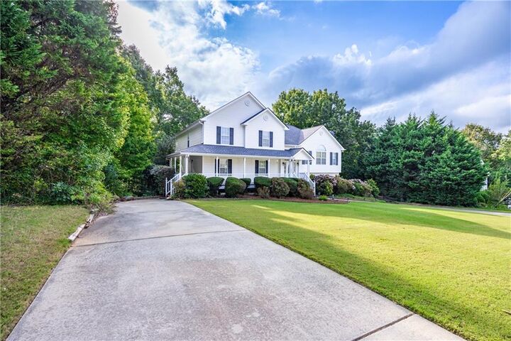 Property Photo:  135 Franklin Court  GA 30143 