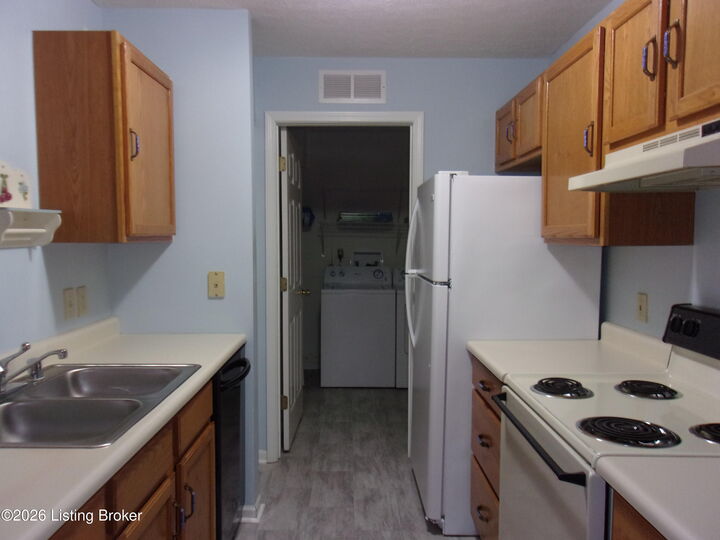 Property Photo:  8417 Ambrosse Ln 102  KY 40299 