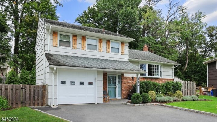 Property Photo:  2292 Sunrise Ct  NJ 07076 