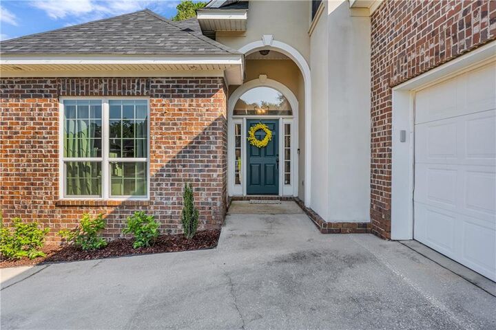 Property Photo: 7200 Bradshaw Court AL 36695