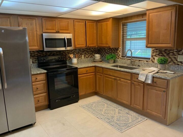 Property Photo:  4011 Westminster Drive  FL 34241 