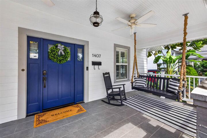 Property Photo:  1407 S Moody Avenue  FL 33629 