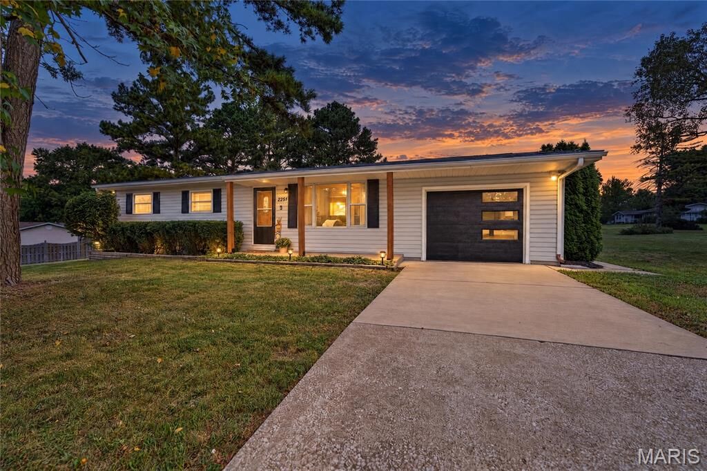 Property Photo:  2251 Holly Drive  MO 63385 