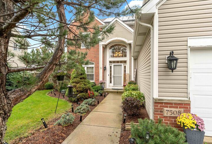 Property Photo:  7508 Locust Lane  IL 60586 