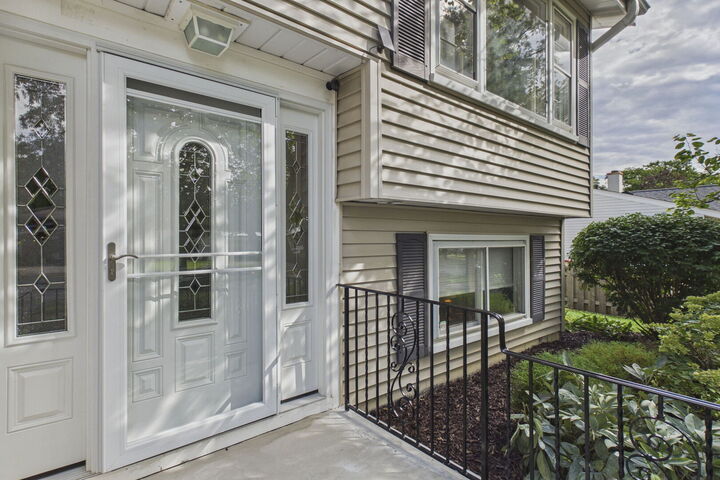 Property Photo:  312 W Goebel Drive  IL 60148 