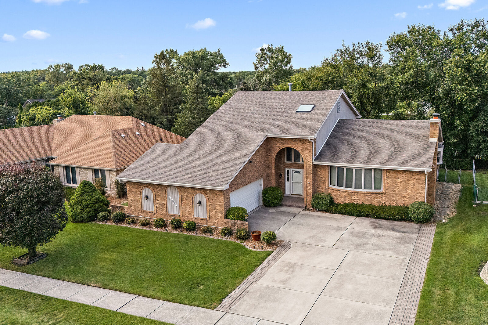 Property Photo: 9736 W Pebble Drive IL 60464