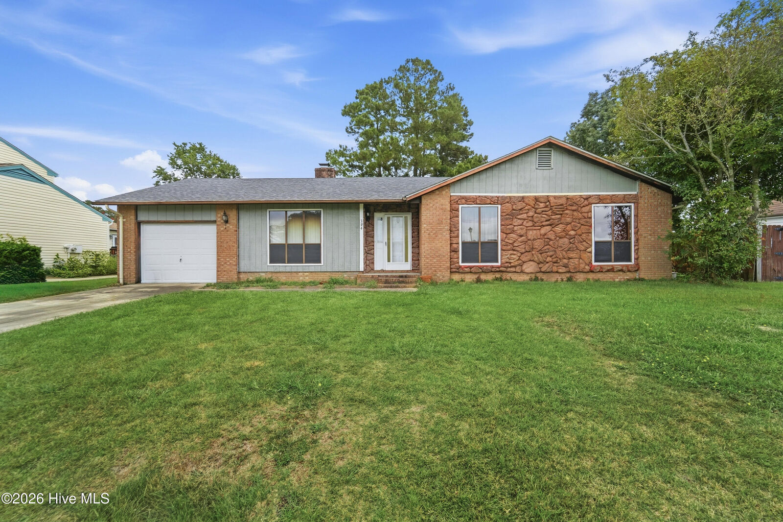 Property Photo:  304 Branchwood Court  NC 28546 