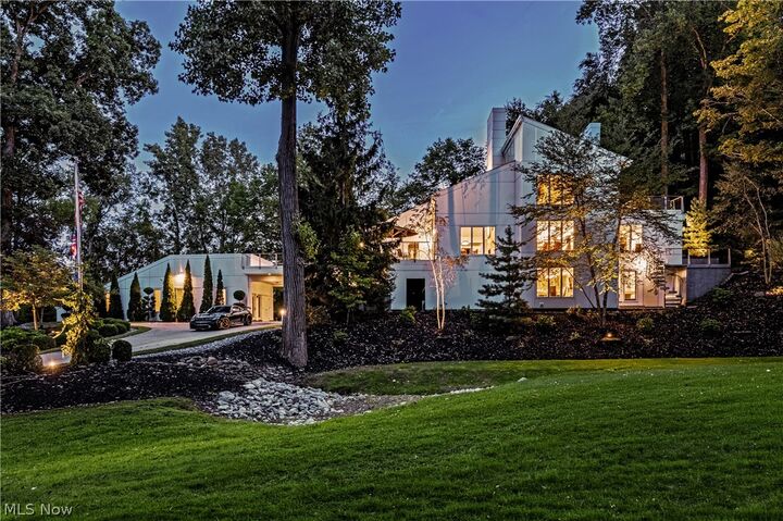 Property Photo:  3660 Chagrin River Road  OH 44022 