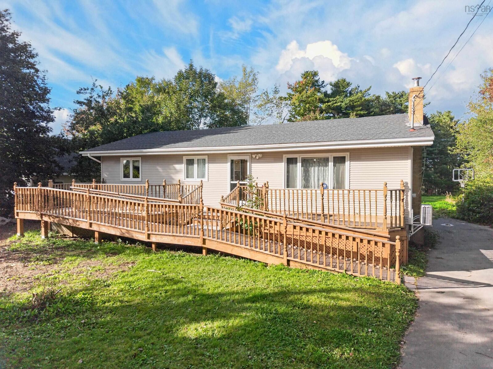 Property Photo:  2587 Sackville Drive  NS B4E 3C3 