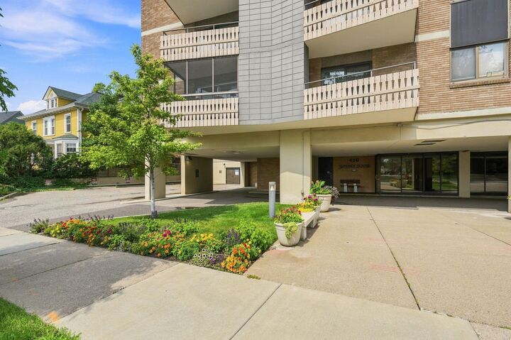 Property Photo: 410 Groveland Avenue 2003 MN 55403