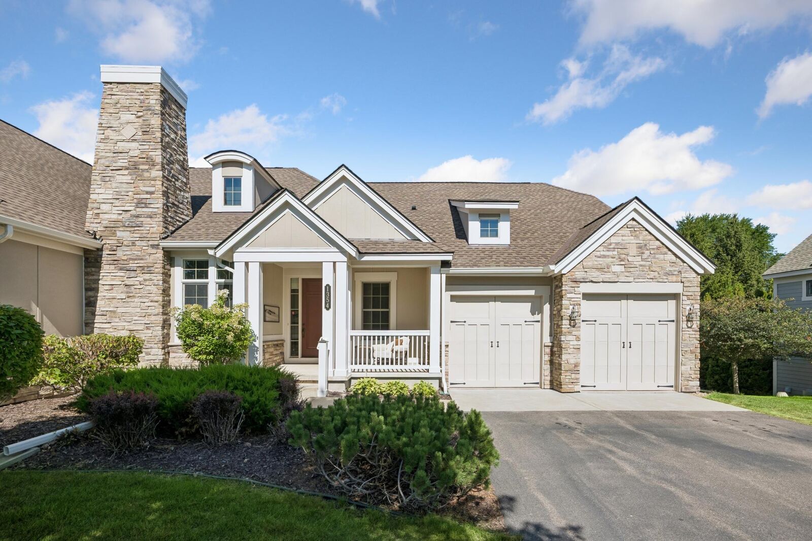 Property Photo:  1354 Riverside Lane  MN 55118 