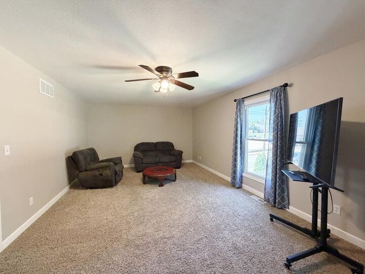 Property Photo: 701 Kings Road MO 63501