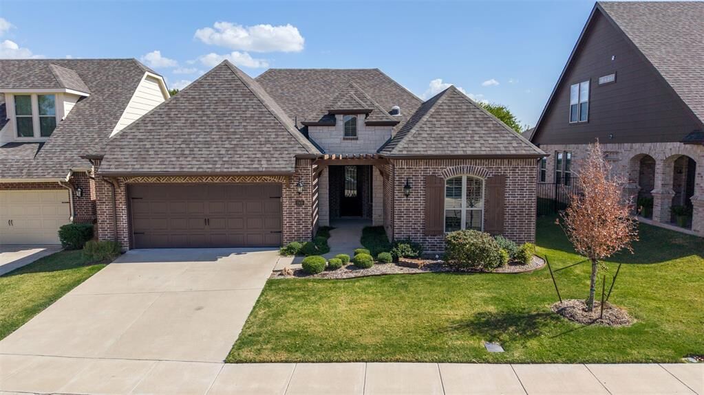 Property Photo: 2908 Esplanade Boulevard 2908 TX 76063