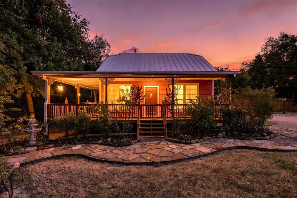 Property Photo: 207 Commerce Street TX 75433