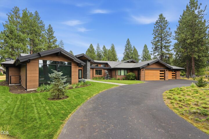 Property Photo: 61410 Tam McArthur Loop OR 97702