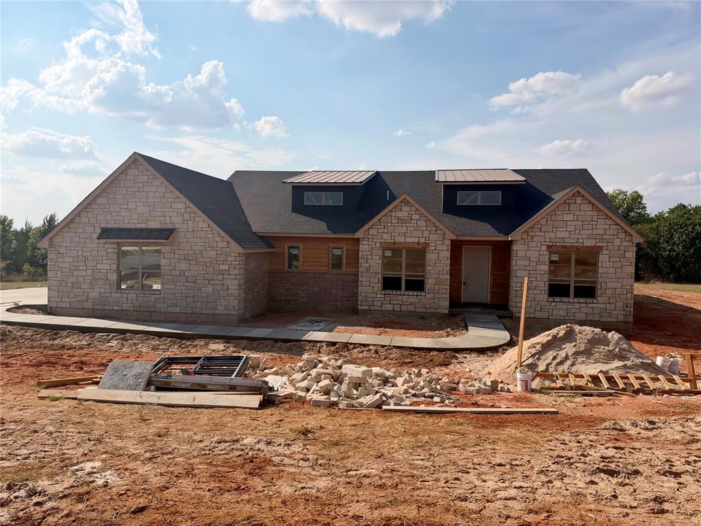 Property Photo: 1272 High Meadow Lane OK 73093