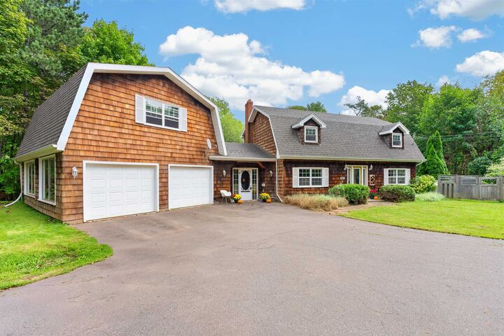 Property Photo:  450 South Drive  PE C1N 3Z4 