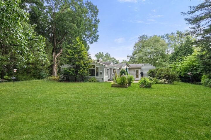 Property Photo:  6 Hayward Road  MA 01778 