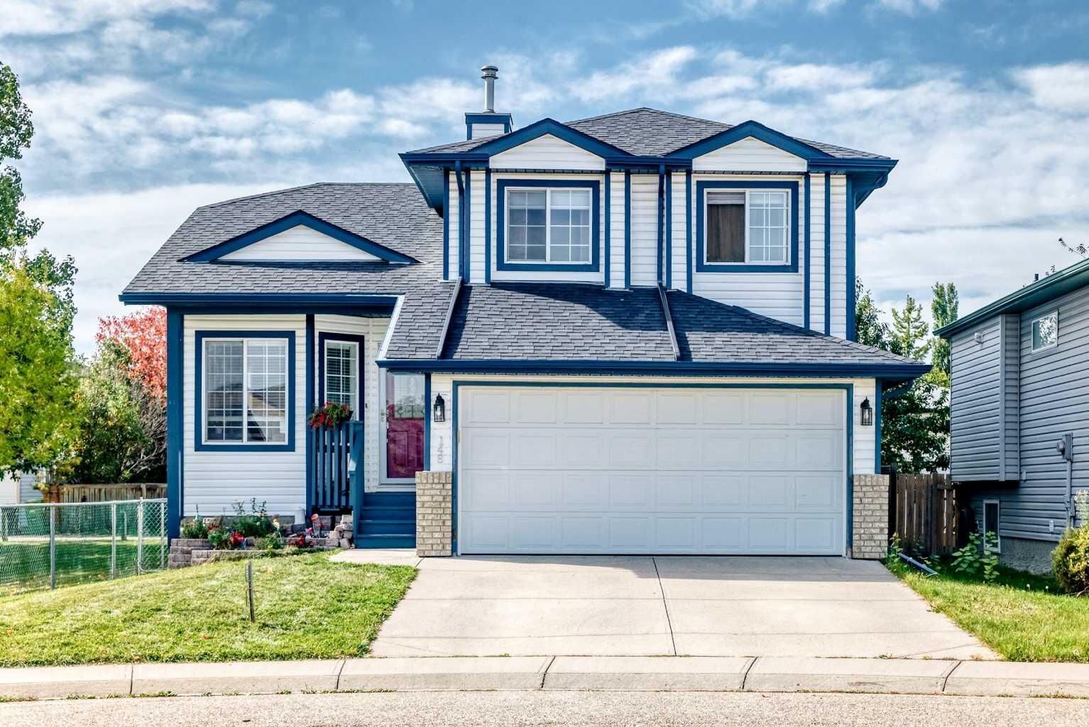 Property Photo:  148 Creek Gardens Close NW  AB T4B 2R5 
