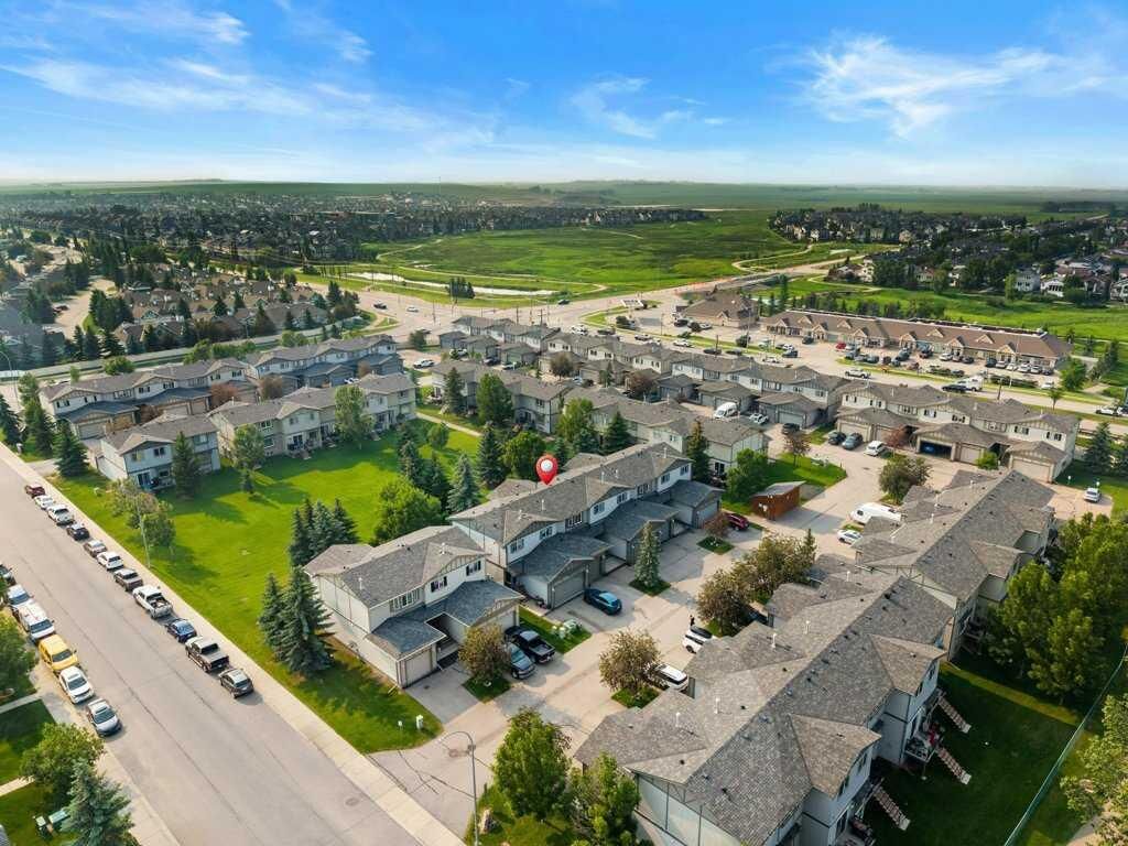 Property Photo:  720 Willowbrook Road NW 1204  AB T4B 2Y9 