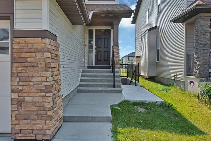 Property Photo:  33 Skyview Springs Road NE  AB T3N 0C3 