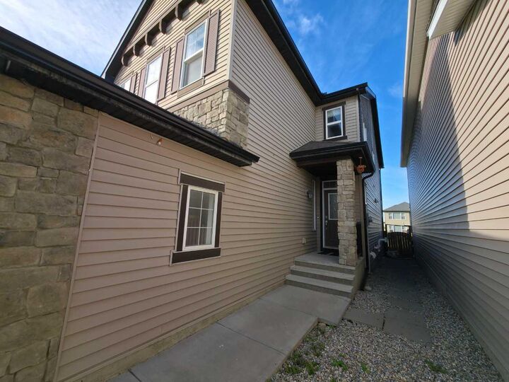 Photo de la propriété:  16 Nolancrest Green NW  AB T3R 0P8 