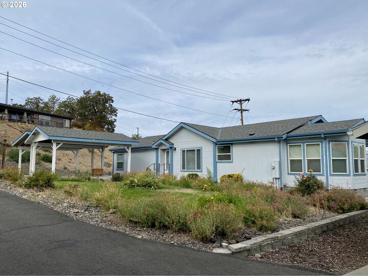 Property Photo: 2003 Dry Hollow Rd OR 97058