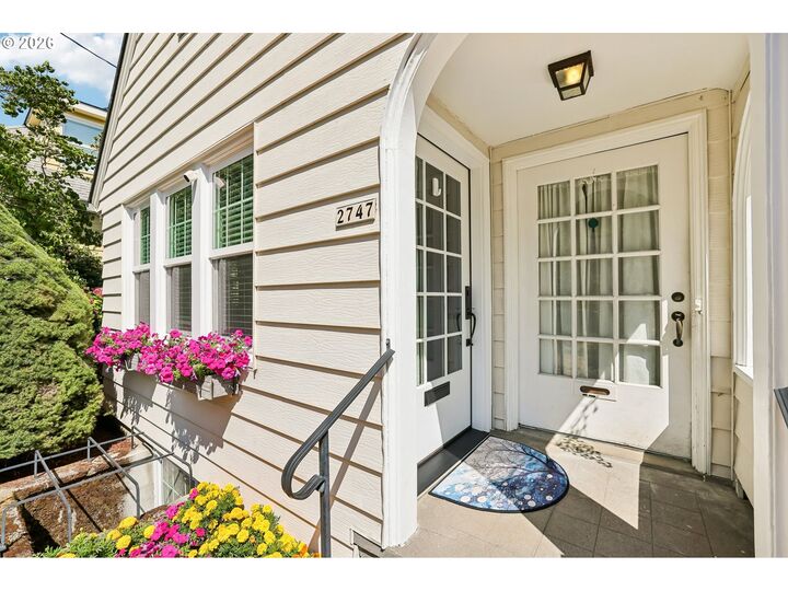 Property Photo: 2747 NW Raleigh St 2 OR 97210
