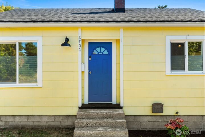 Property Photo:  2702  Nevada Street  WA 98226 