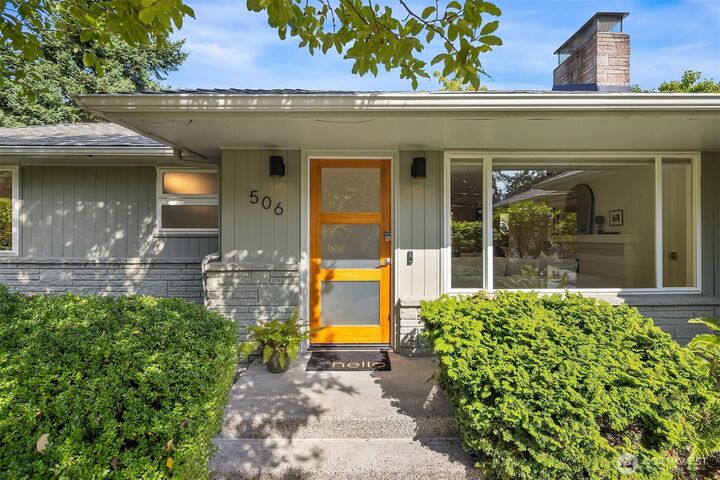 Property Photo: 506 N 141st Street WA 98133