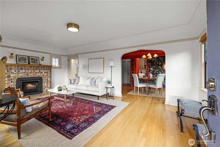 Property Photo:  2355  45th Avenue SW  WA 98116 