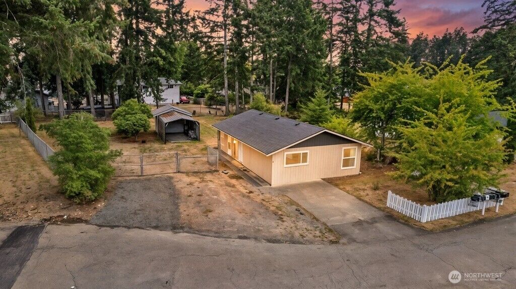 Property Photo: 10 E Cherry Park WA 98584