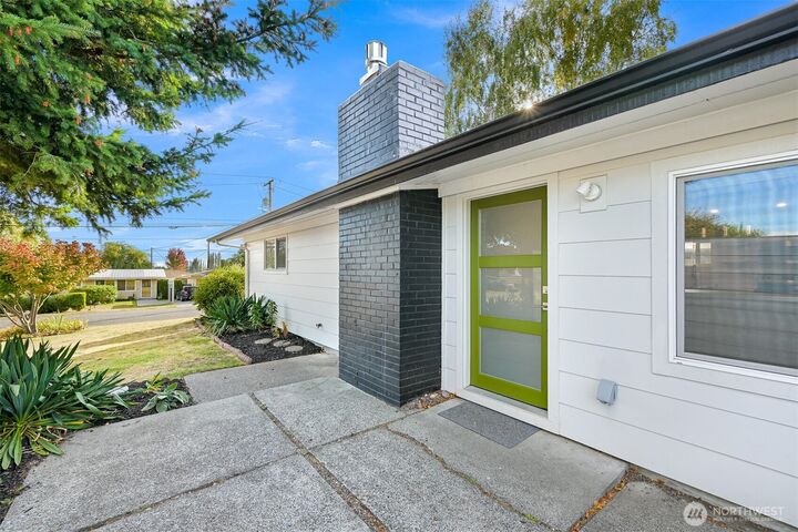 Property Photo: 2274 Hawthorne Street WA 98248