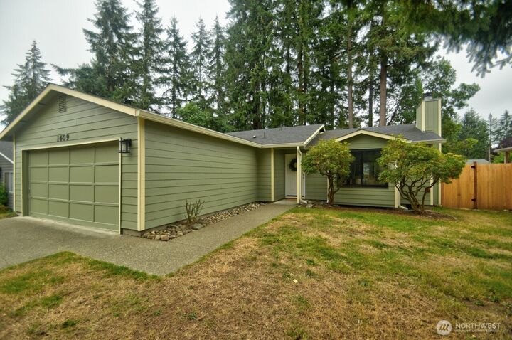 Property Photo:  1609  14th Avenue SW  WA 98502 