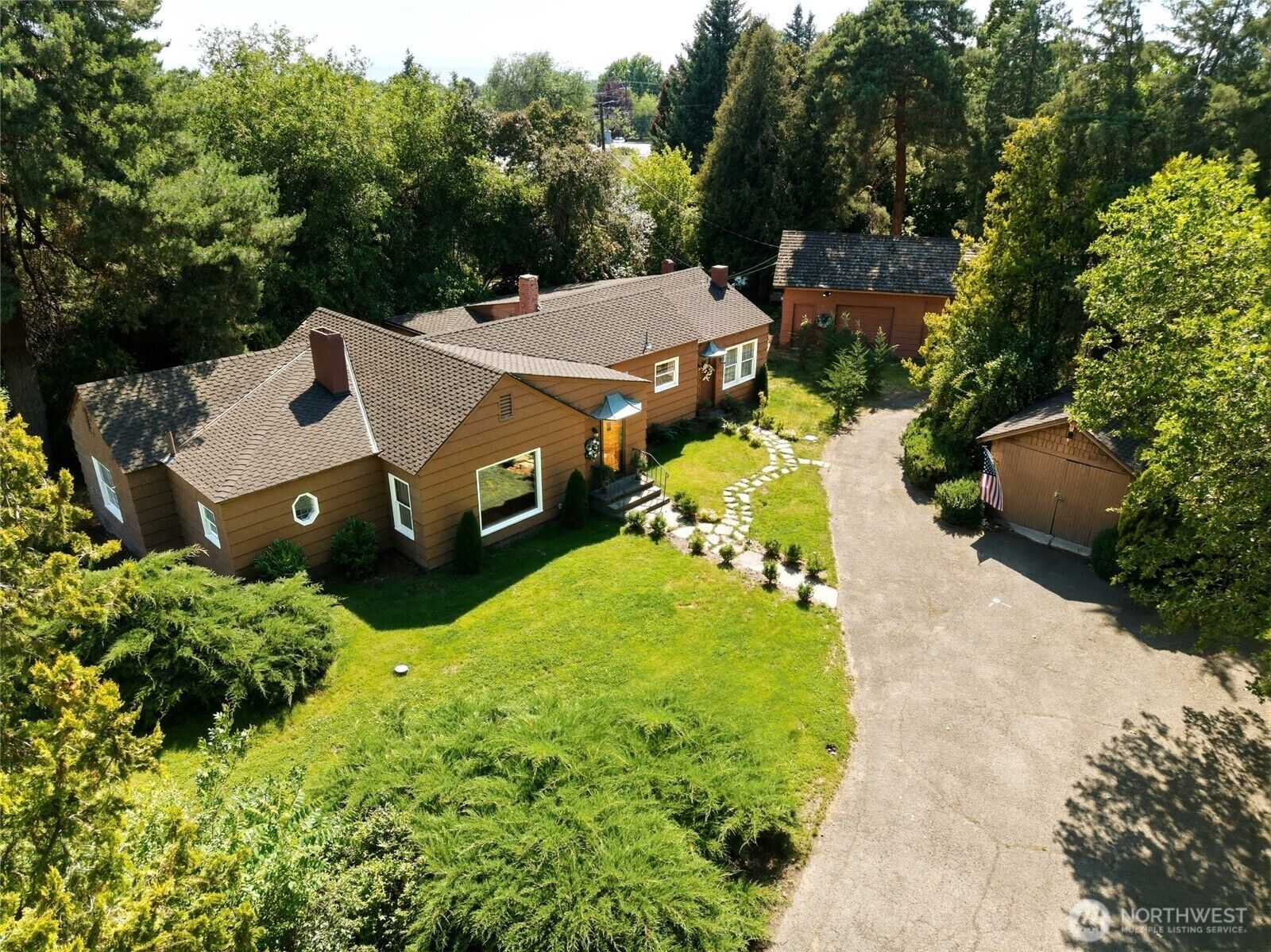 Property Photo:  115 - 121  Chateau Lane  WA 99362 
