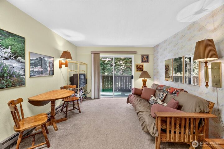 Property Photo:  74  Erste Street 1209  WA 98068 