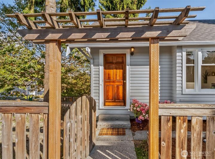 Property Photo:  8818  8th Avenue NW  WA 98117 