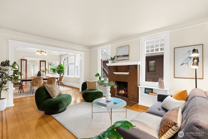 Property Photo:  2915  Franklin Avenue E A  WA 98102 