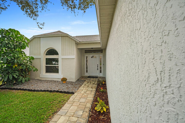 Property Photo: 1563 Dandelion Drive FL 32935